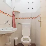 3 Bedroom Lovely In Apartament