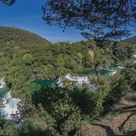 Apartman 3 Bedroom Lovely In *