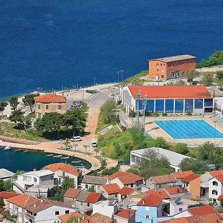 3 Bedroom Lovely In Apartament Brodarica (Sibenik-Knin)