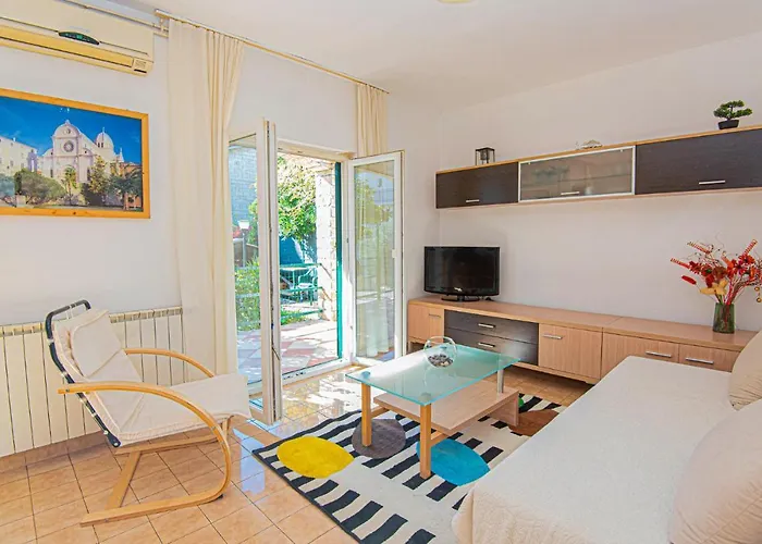 Apartman 3 Bedroom Lovely In *