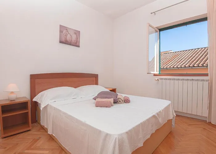 3 Bedroom Lovely In Brodarica (Sibenik-Knin)