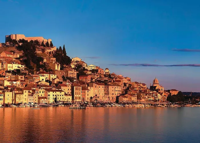 Apartman 3 Bedroom Lovely In *